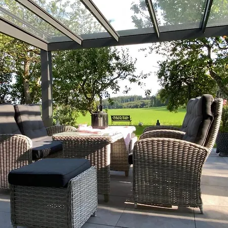 Tolles Mit Grosser, Ueberdachter Terrasse Überlingen