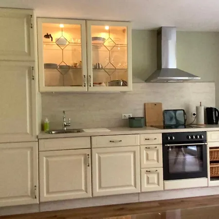 Tolles Mit Grosser, Ueberdachter Terrasse Apartman *