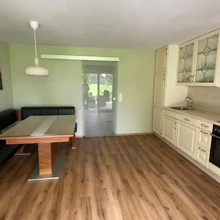 Tolles Mit Grosser, Ueberdachter Terrasse