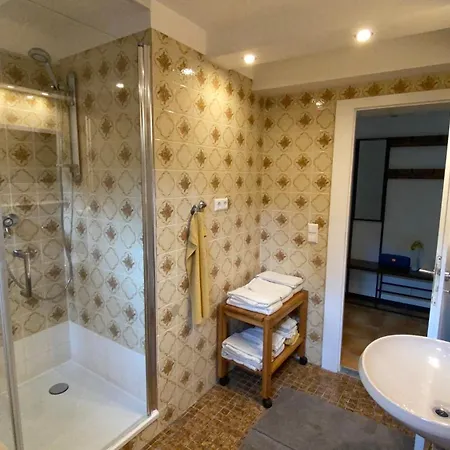 Tolles Mit Grosser, Ueberdachter Terrasse Uberlingen