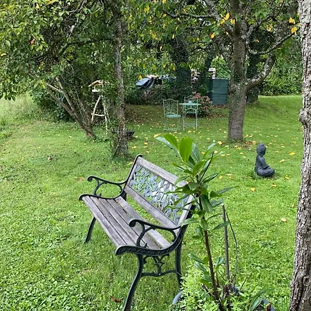 Tolles Mit Grosser, Ueberdachter Terrasse Apartman