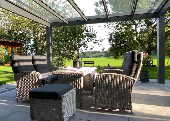 Tolles Mit Grosser, Ueberdachter Terrasse Uberlingen