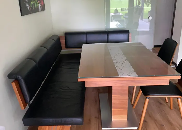 Tolles Mit Grosser, Ueberdachter Terrasse Apartament Uberlingen